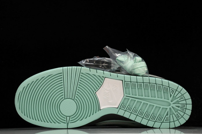 Nike SB Dunk Low Tiffany Green  BV1310-402