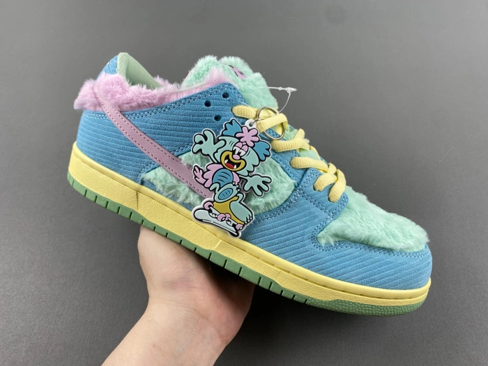 Nike SB Dunk Low Verdy Visty   FN6040-400