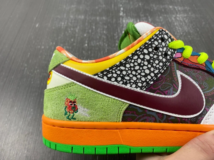 Nike SB Dunk Low WHAT THE PAUL  DM0807-600