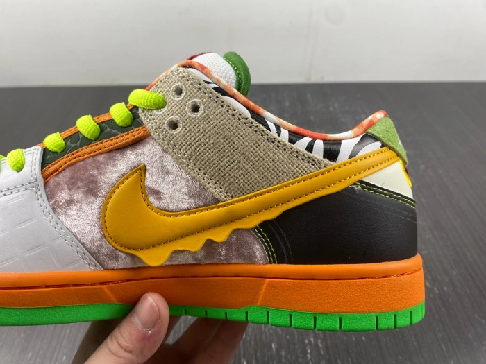 Nike SB Dunk Low WHAT THE PAUL  DM0807-600