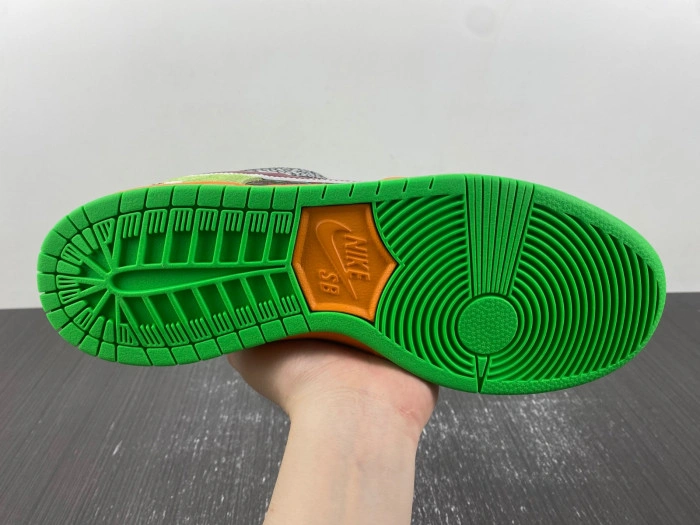 Nike SB Dunk Low WHAT THE PAUL  DM0807-600
