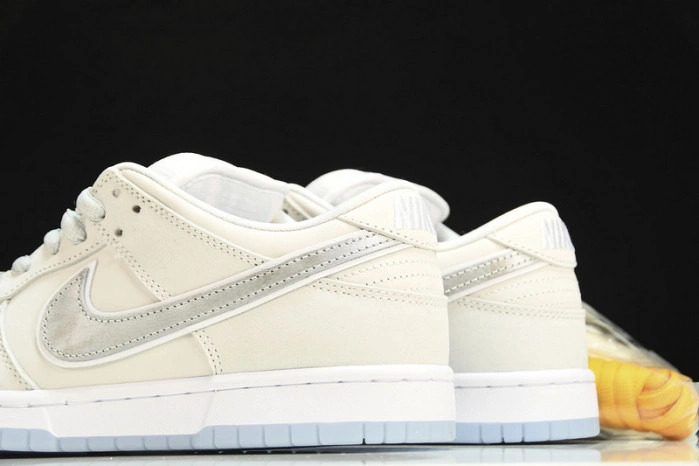 Nike SB Dunk Low White Lobster (Friends and Family)   FD8776-100