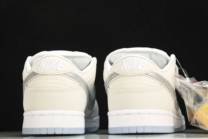 Nike SB Dunk Low White Lobster (Friends and Family)   FD8776-100