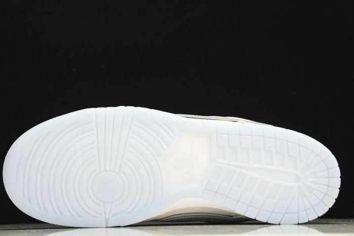 Nike SB Dunk Low White Lobster (Friends and Family)   FD8776-100