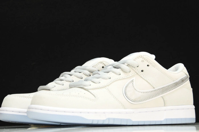 Nike SB Dunk Low White Lobster (Friends and Family)   FD8776-100