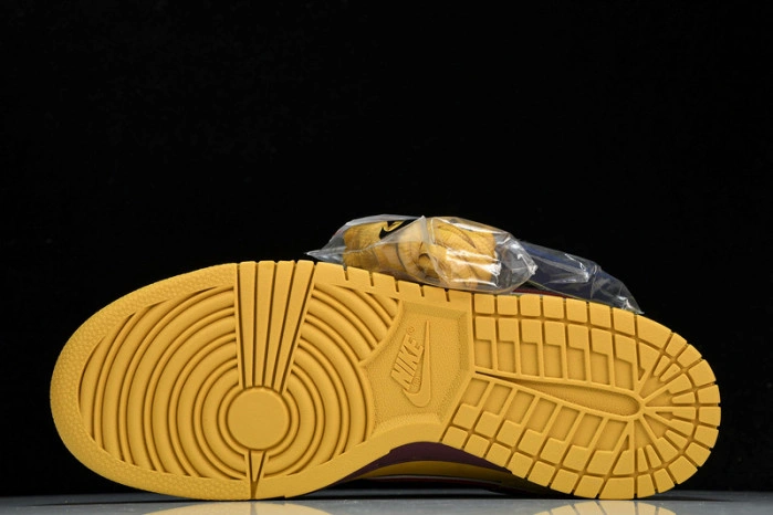 Nike SB Dunk Low Yellow Lobster  313170-137566