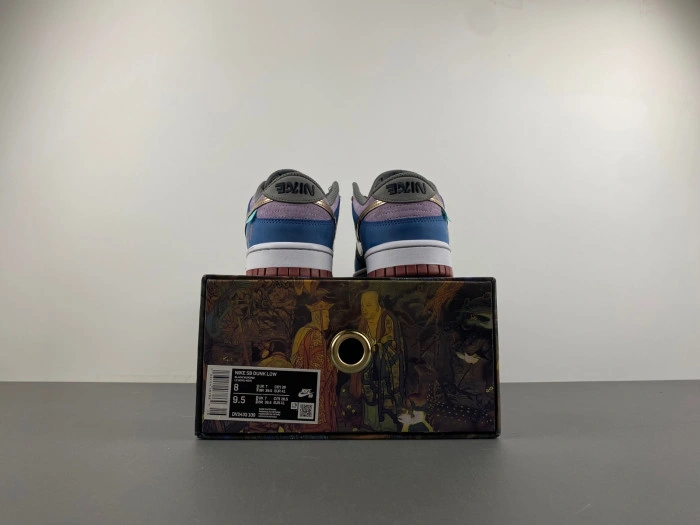 Nike SB Dunk Low “Black Myth Wukong”    DV2433-109