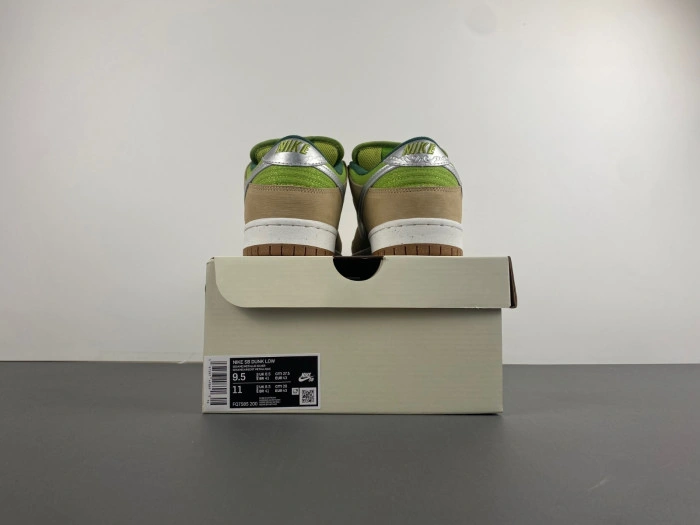 Nike SB Dunk Low “Escargot”   FQ7585-200