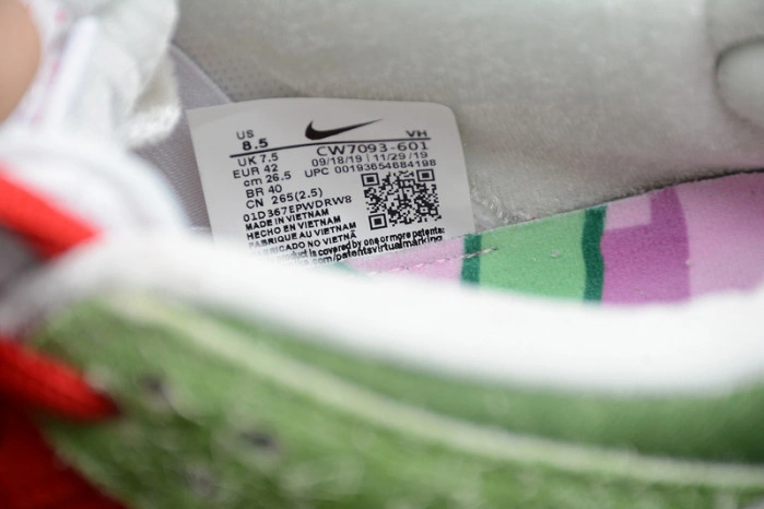 Nike SB Dunk low"strawberry cough" CW7093-601