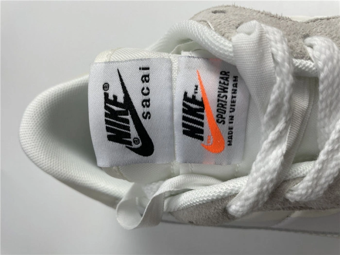Nike Vaporwaffle Sacai Sail Gum DD1875-100