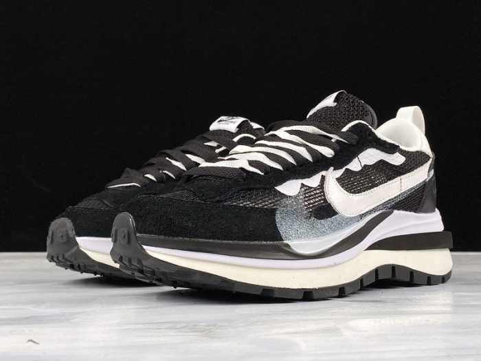 Nike Vaporwaffle sacai Black White CV1363-001