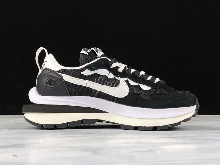 Nike Vaporwaffle sacai Black White CV1363-001