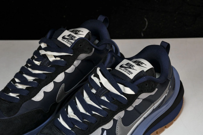 Nike Vaporwaffle sacai Dark Blue DD1875-700