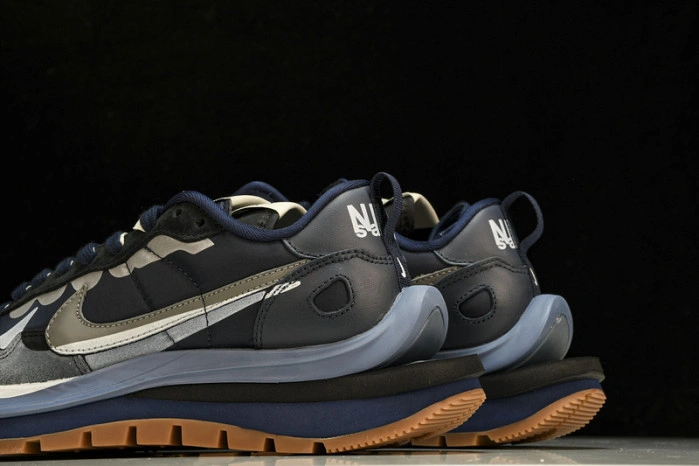 Nike Vaporwaffle sacai Dark Blue DD1875-700