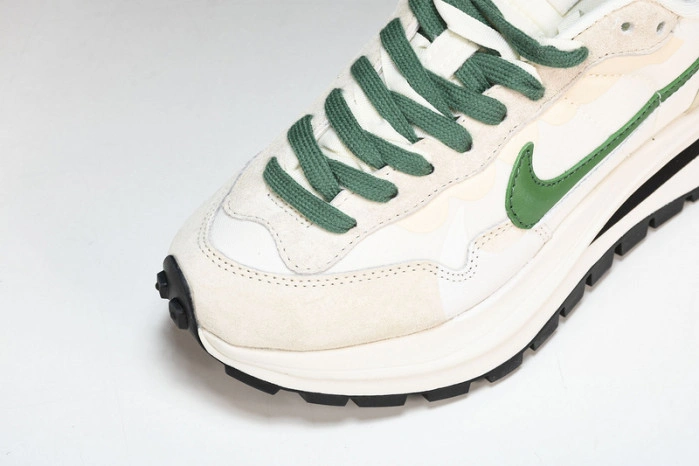 Nike Vaporwaffle sacai Green White DD1875-102