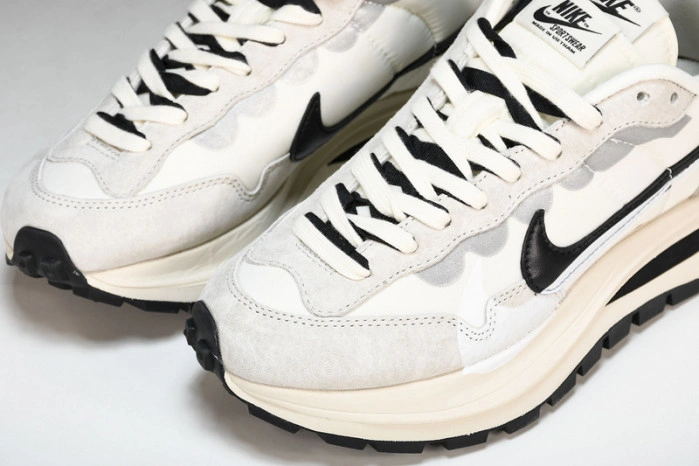 Nike Vaporwaffle sacai Grey Black White DD1875-101
