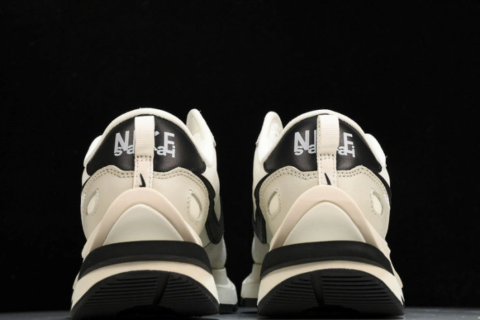 Nike Vaporwaffle sacai Grey Black White DD1875-101