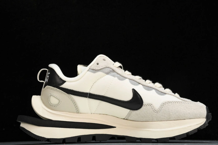 Nike Vaporwaffle sacai Grey Black White DD1875-101