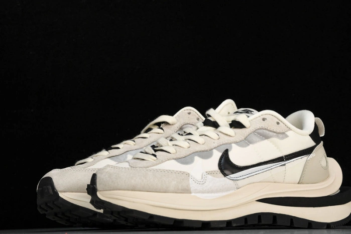 Nike Vaporwaffle sacai Grey Black White DD1875-101