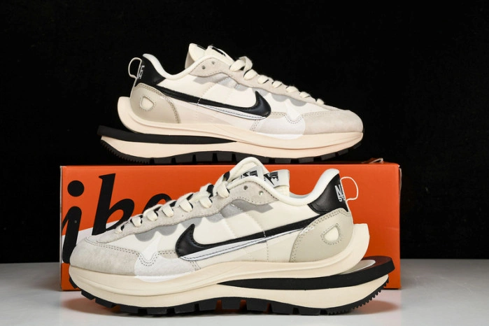 Nike Vaporwaffle sacai Grey Black White DD1875-101