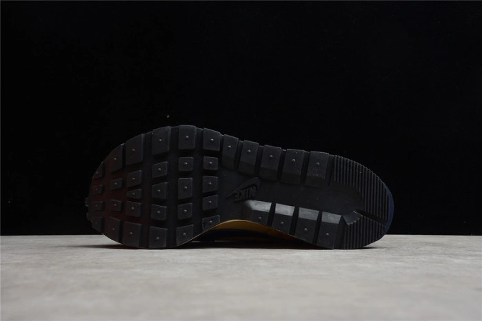Nike Vaporwaffle sacai Sesame Blue Void DD1875-200