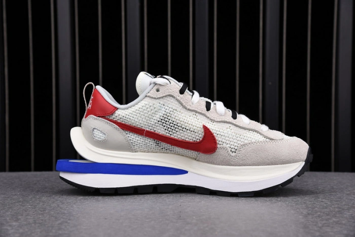 Nike Vaporwaffle sacai Sport Fuchsia Game Royal  CV1363-100
