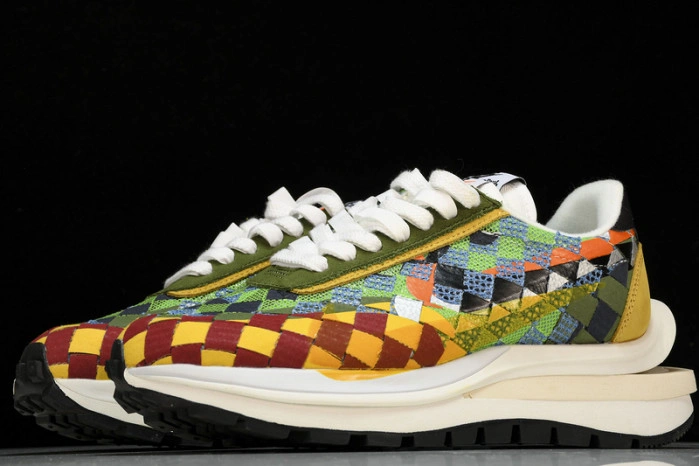 Nike Vaporwaffle sacai Woven “Green Gusto”  DR5209-300
