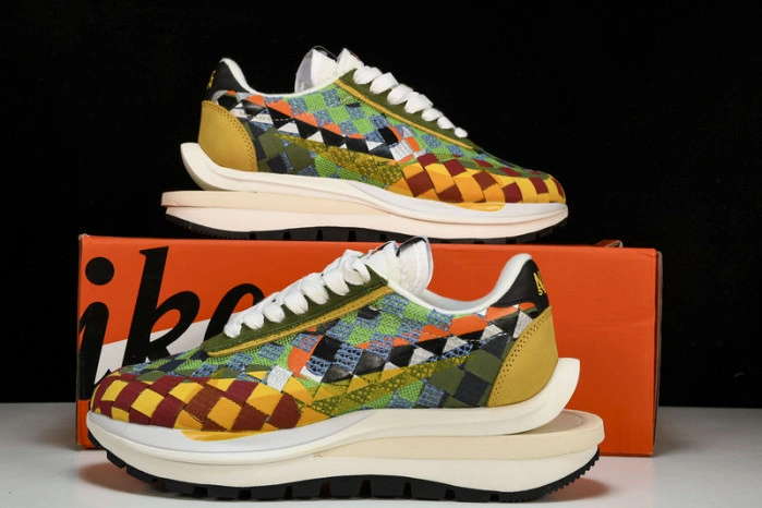 Nike Vaporwaffle sacai Woven “Green Gusto”  DR5209-300