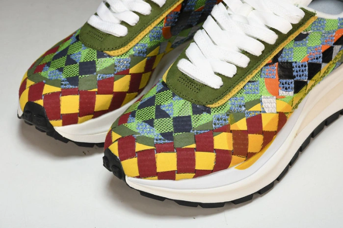 Nike Vaporwaffle sacai Woven “Green Gusto”  DR5209-300