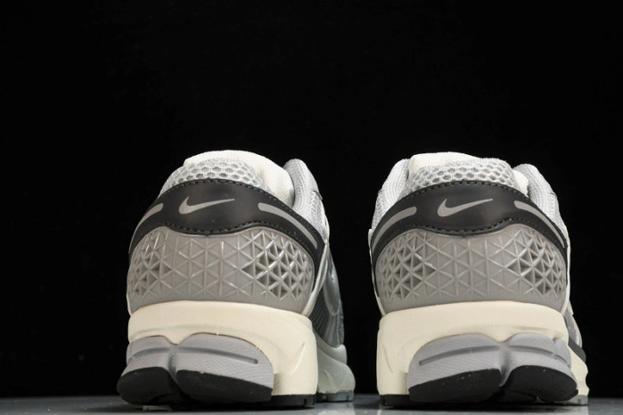 Nike Zoom Vomero 5  Vast Grey  BV1358-001