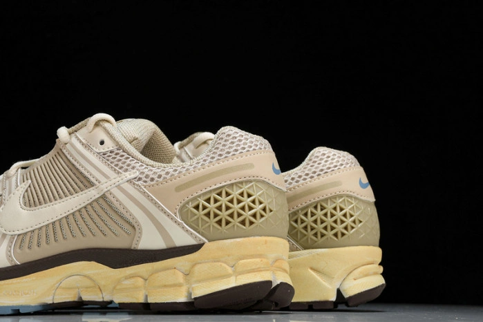 Nike Zoom Vomero 5 Oatmeal    FB8825-111