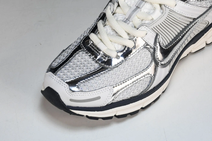 Nike Zoom Vomero 5 Photon Dust Metallic Silver