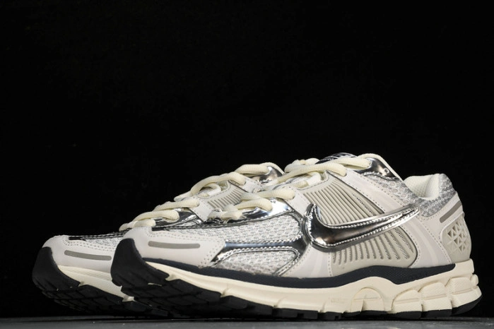 Nike Zoom Vomero 5 Photon Dust Metallic Silver