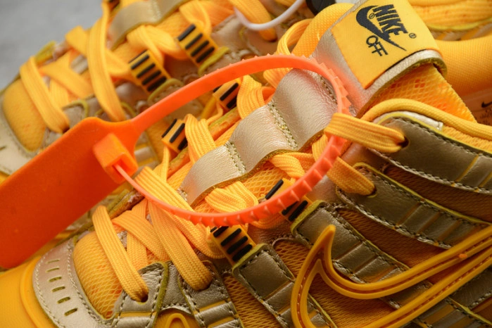 O-W NIKE AIR RUBBER DUNK “UNIVERSITY GOLD” CU6015-700