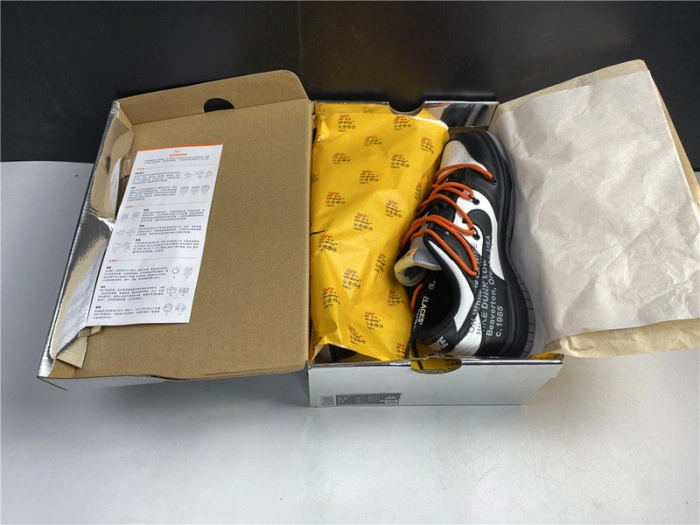 O-W x Nike Dunk Low CT0856 -001