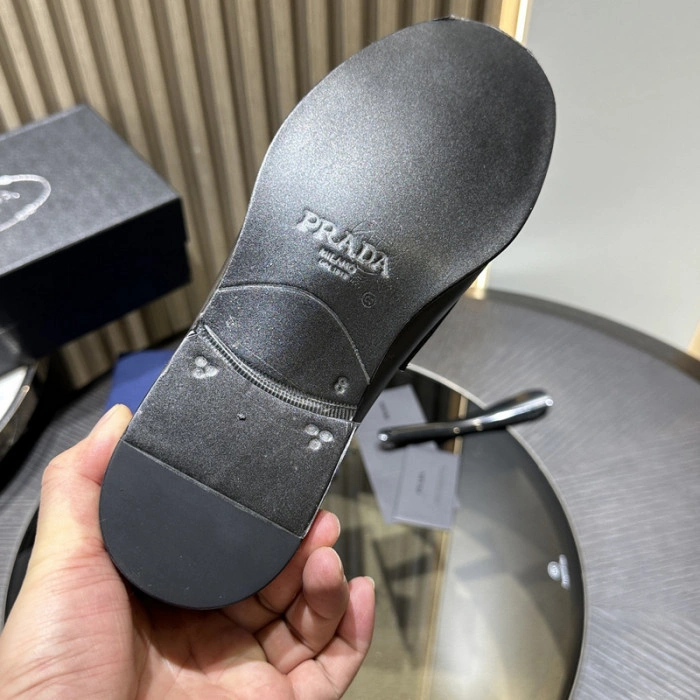 PR0DA LOAFERS