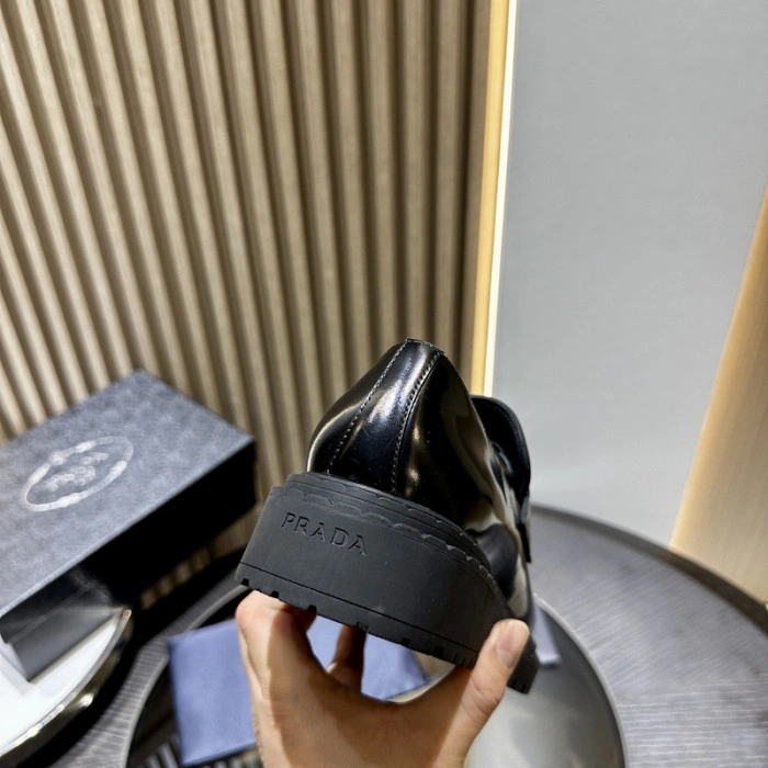 PR0DA LOAFERS