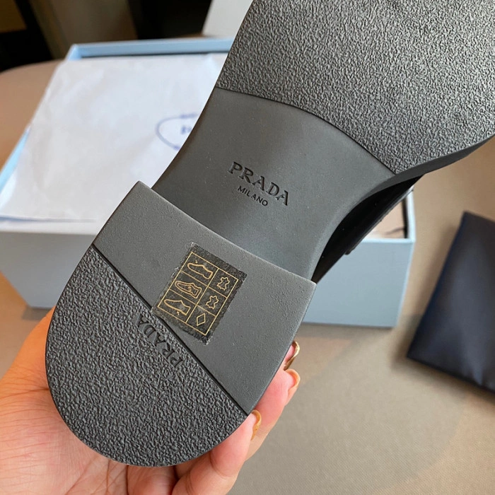 PR0DA LOAFERS