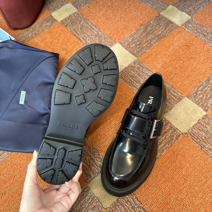 PR0DA LOAFERS