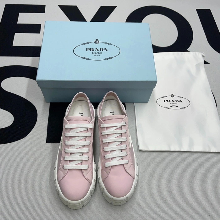 PRADA  LOW TOP SNEAKE