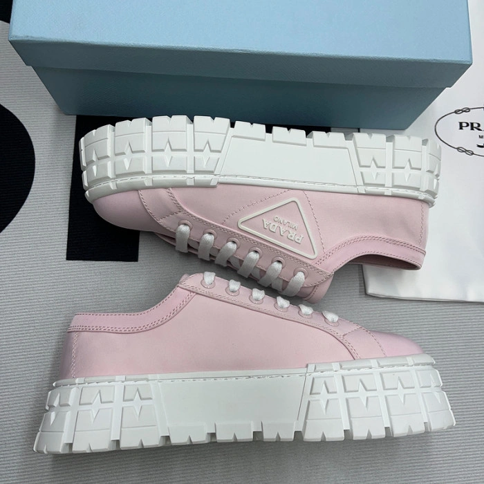 PRADA  LOW TOP SNEAKE
