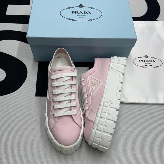 PRADA  LOW TOP SNEAKE
