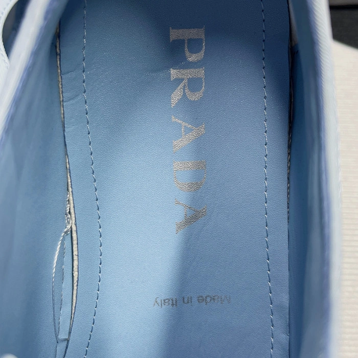 PRADA  LOW TOP SNEAKE