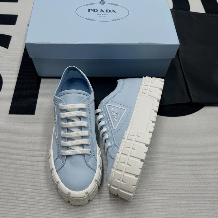 PRADA  LOW TOP SNEAKE