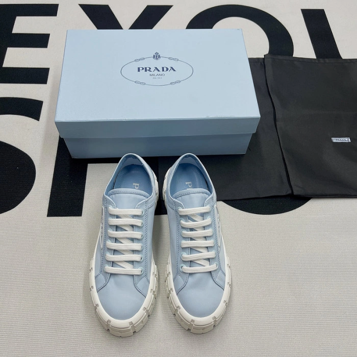 PRADA  LOW TOP SNEAKE