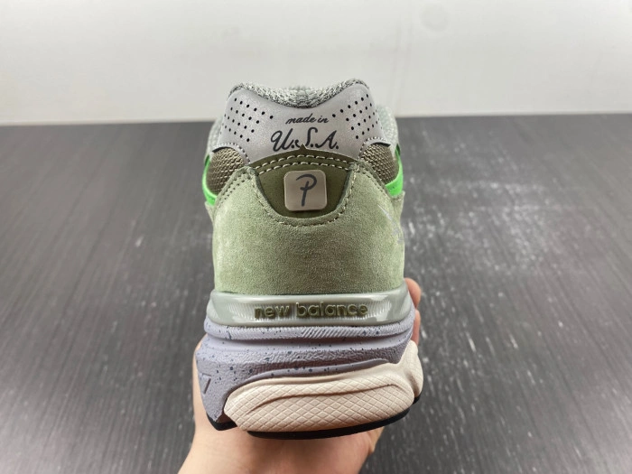 Patta Keep Your Family Close x New Balance 990 v3   M990PP3
