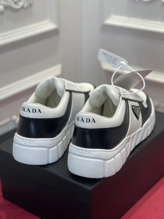 Prada-Monolith
