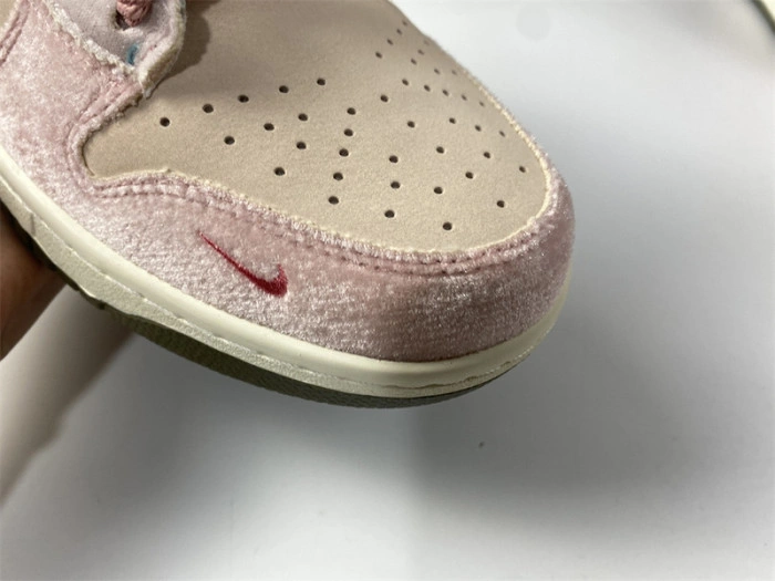 Social Status x Nk SB Dunk High Pro DJ1173-600