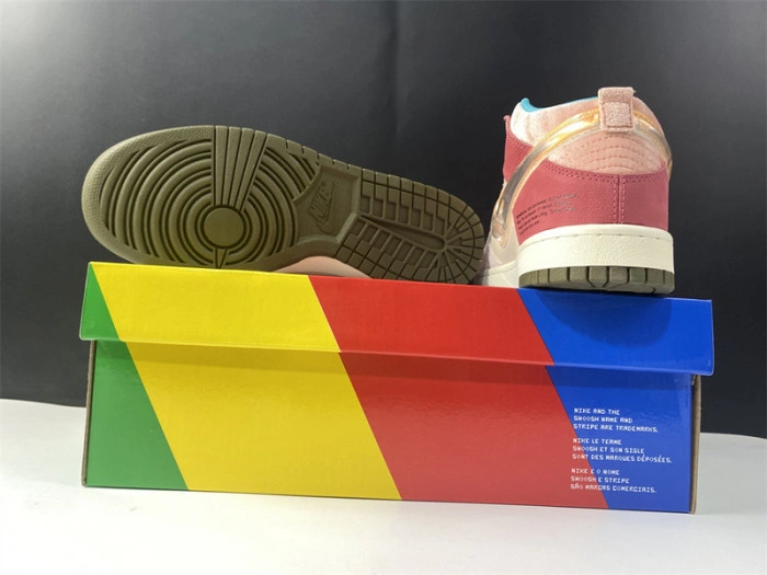 Social Status x Nk SB Dunk High Pro DJ1173-600