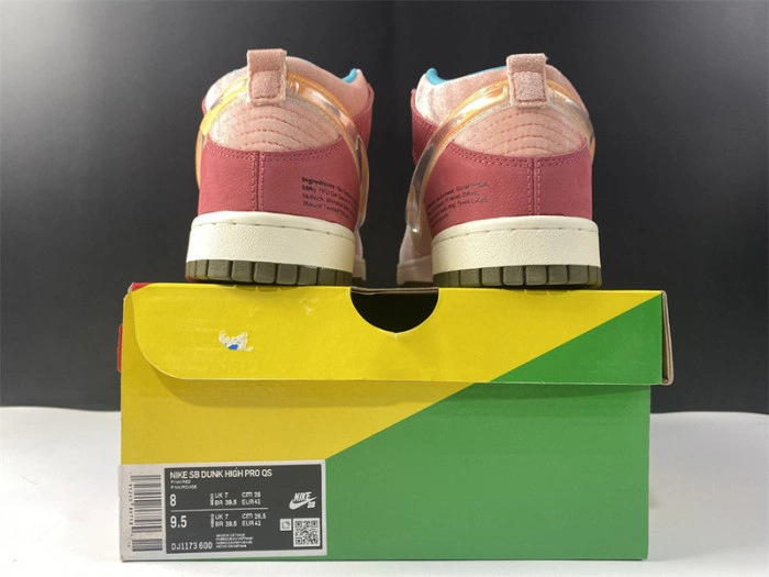 Social Status x Nk SB Dunk High Pro DJ1173-600
